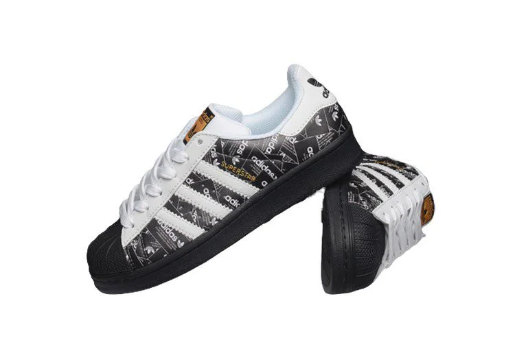 נעלי אדידס-ADIDAS Stan Smith - Black-Logo Print & Gold Logo – תמונה 11