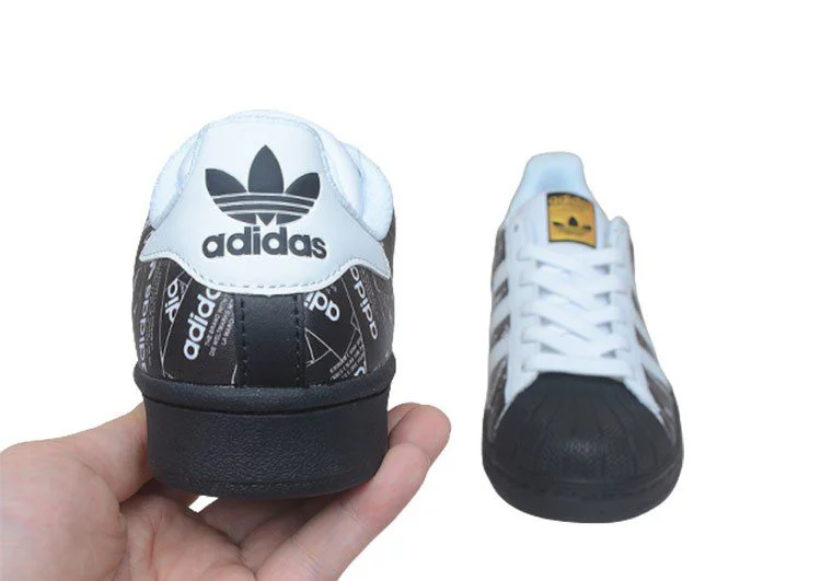 נעלי אדידס-ADIDAS Stan Smith - Black-Logo Print & Gold Logo – תמונה 7