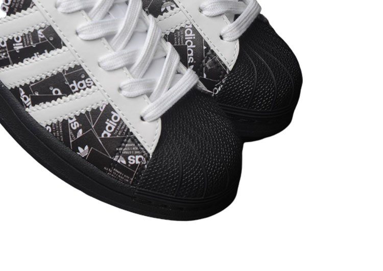 נעלי אדידס-ADIDAS Stan Smith - Black-Logo Print & Gold Logo – תמונה 10