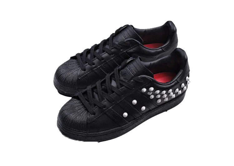 נעלי אדידס-ADIDAS Stan Smith - Black & White Dot – תמונה 2
