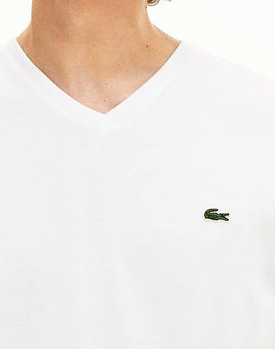 לקוסט-LACSOTE TSHIRT MEN V NECK SHORT - White – תמונה 4