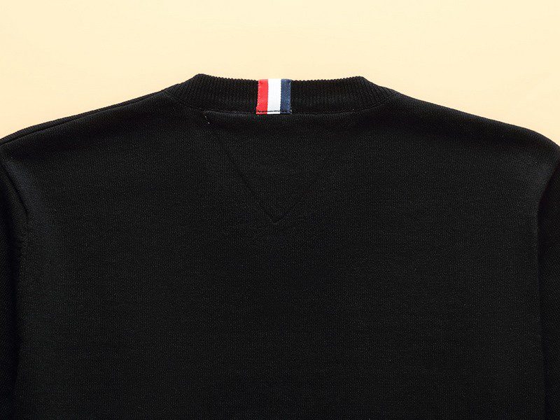 טומי הילפיגר-TOMMY TSHIRT MEN'S LONG V - Black – תמונה 6