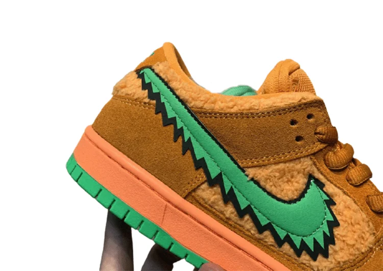 נעליי נייק-NIKE SB DUNK LOW PRO QS - Texas Rose & Emerald Logo – תמונה 4