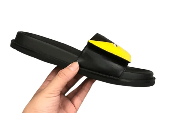 פנדי - FENDI SLIPPERS - Black & Yellow – תמונה 7