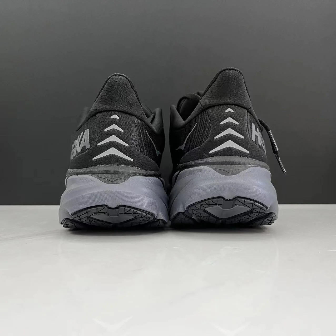 נעלי הוקה-HOKA ONE ONE Clifton 8 Carbon Grey – תמונה 9