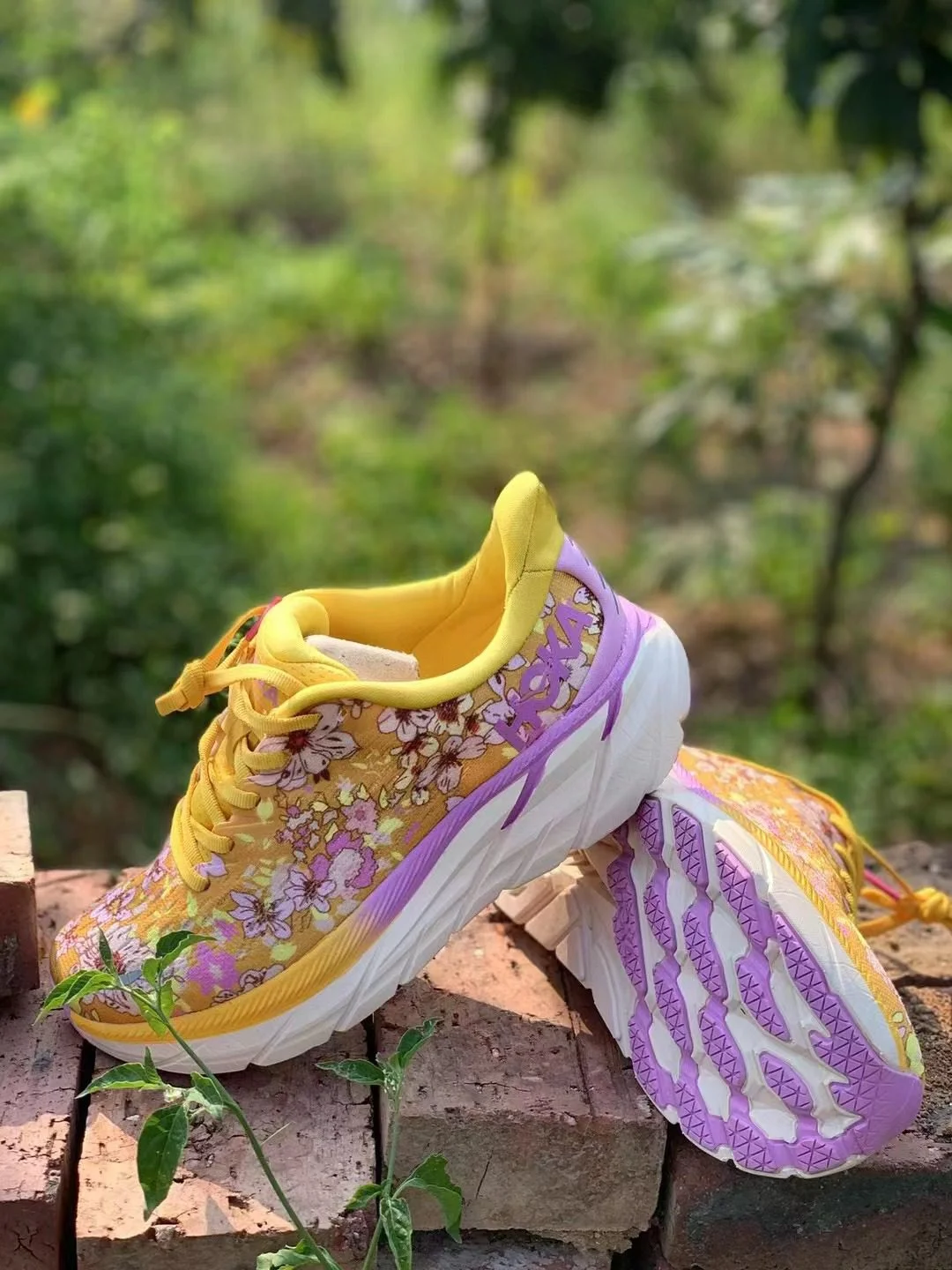 נעלי הוקה-HOKA ONE ONE Clifton 8 Yellow – תמונה 9