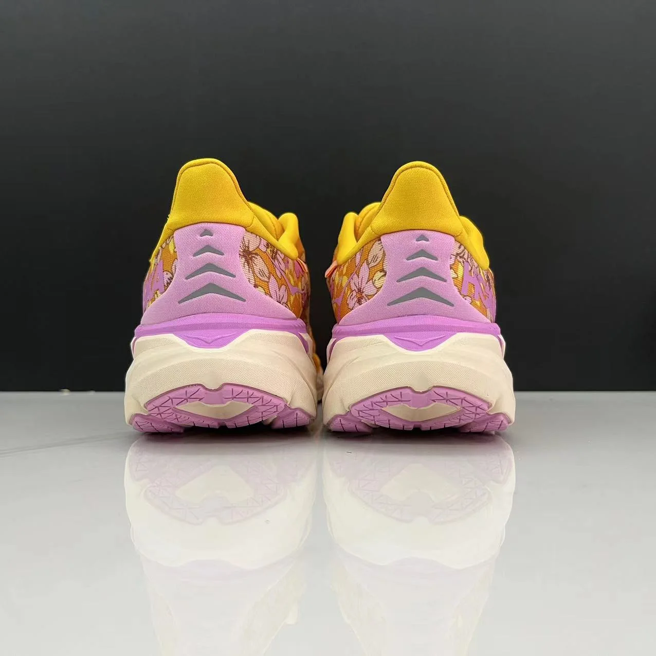 נעלי הוקה-HOKA ONE ONE Clifton 8 Yellow – תמונה 14