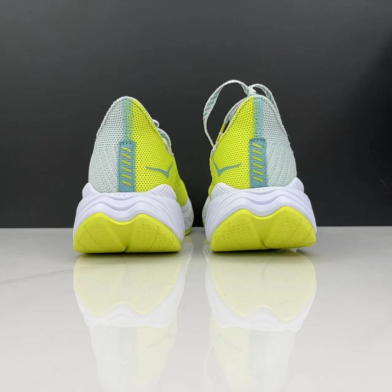 נעלי הוקה-HOKA ONE ONE CARBON X3 Light Gray – תמונה 5