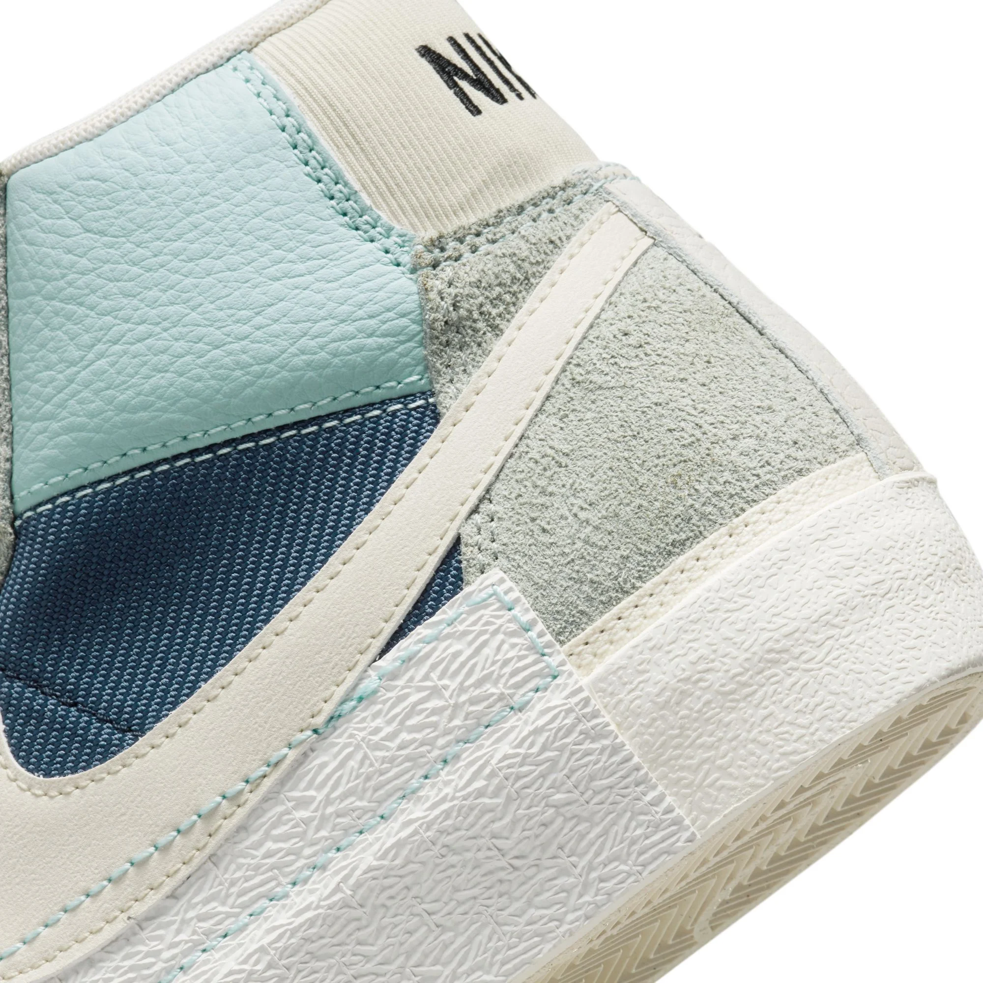 נייק בלייזר גבוהות- NIKE BLAZER MID '77 MICA GREEN LIGHT BONE – תמונה 5
