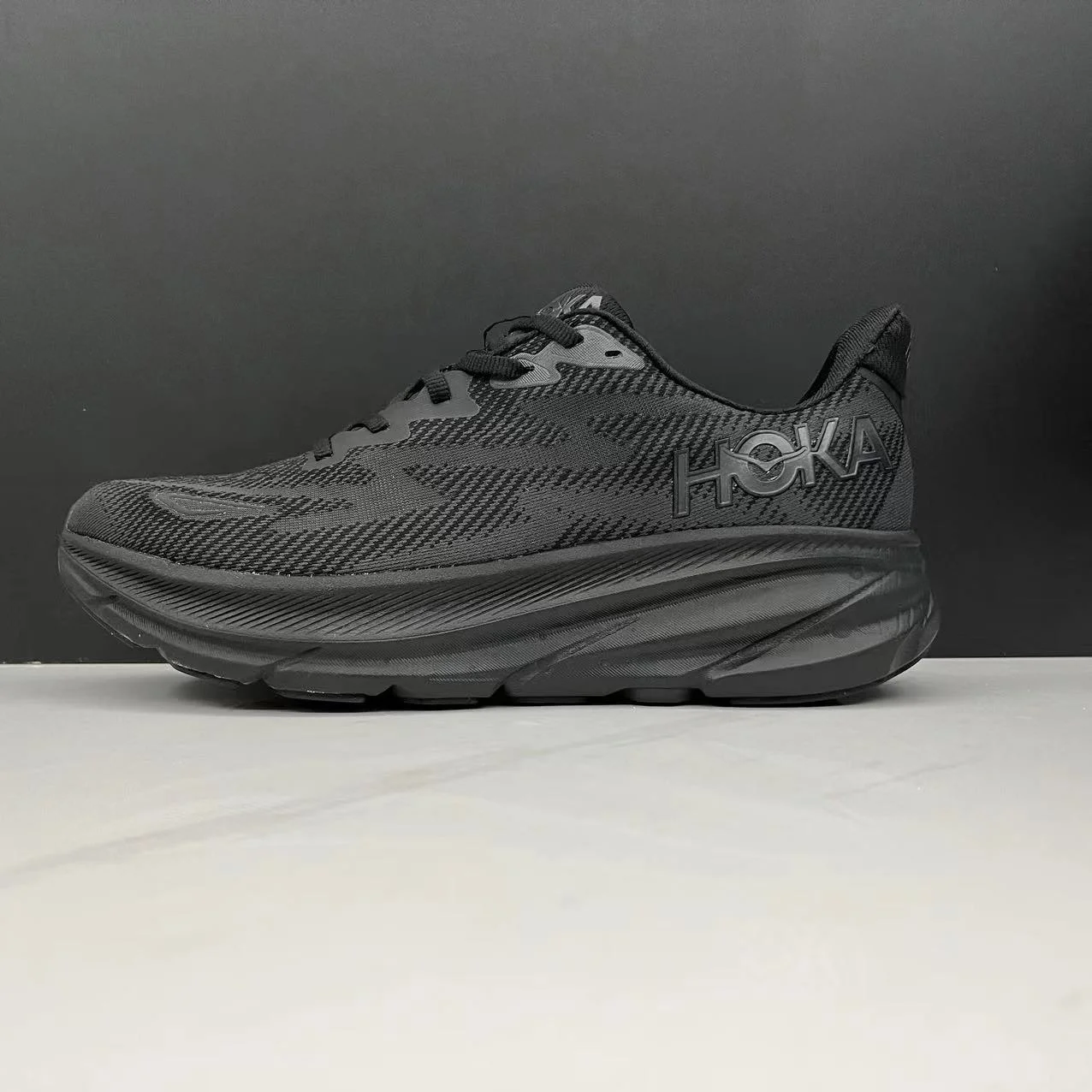 נעלי הוקה-HOKA ONE ONE Clifton 9 Black – תמונה 6