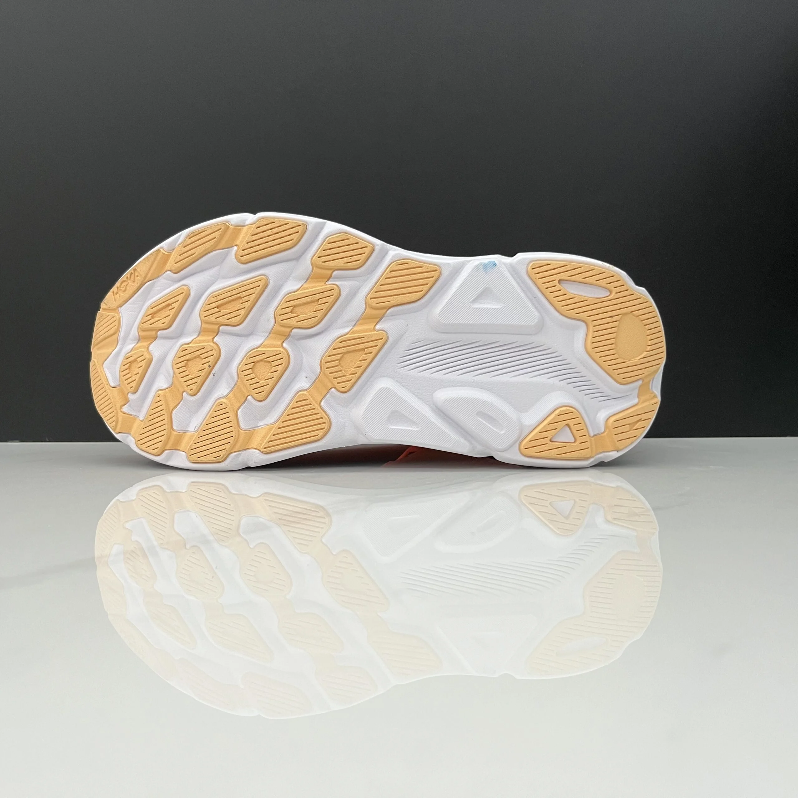 נעלי הוקה-HOKA ONE ONE Clifton 9 White ange – תמונה 9