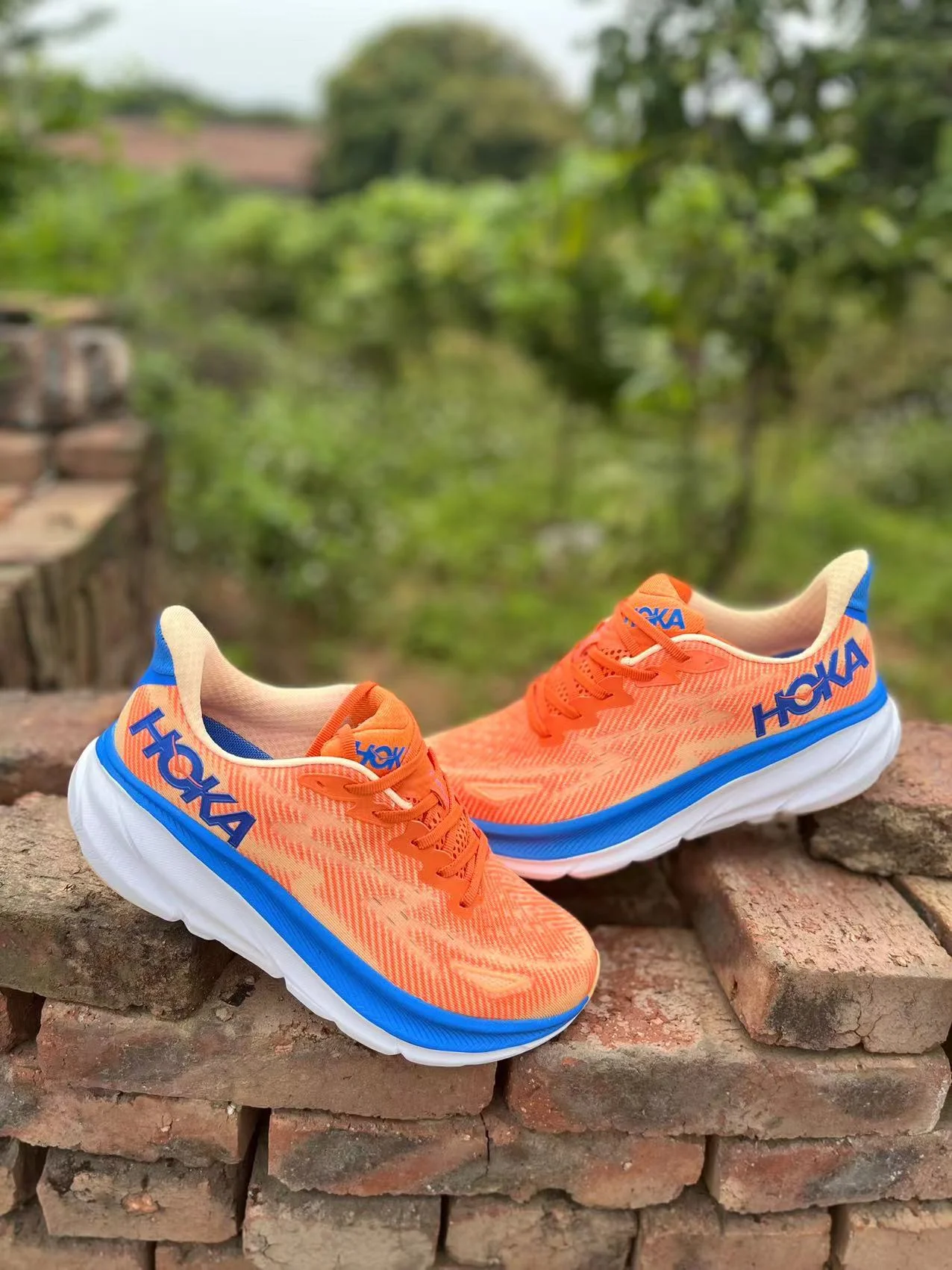 נעלי הוקה-HOKA ONE ONE Clifton 9 White ange – תמונה 11