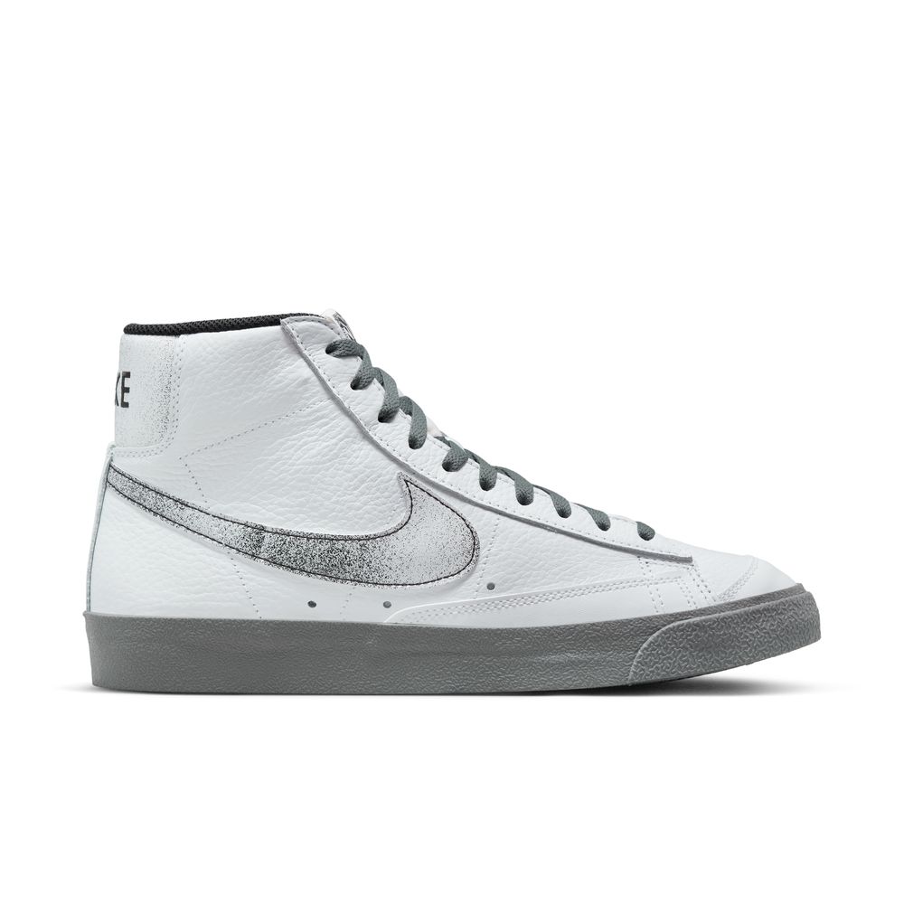נייק בלייזר גבוהות- NIKE BLAZER MID '77 VINTAGE WHITE GREY
