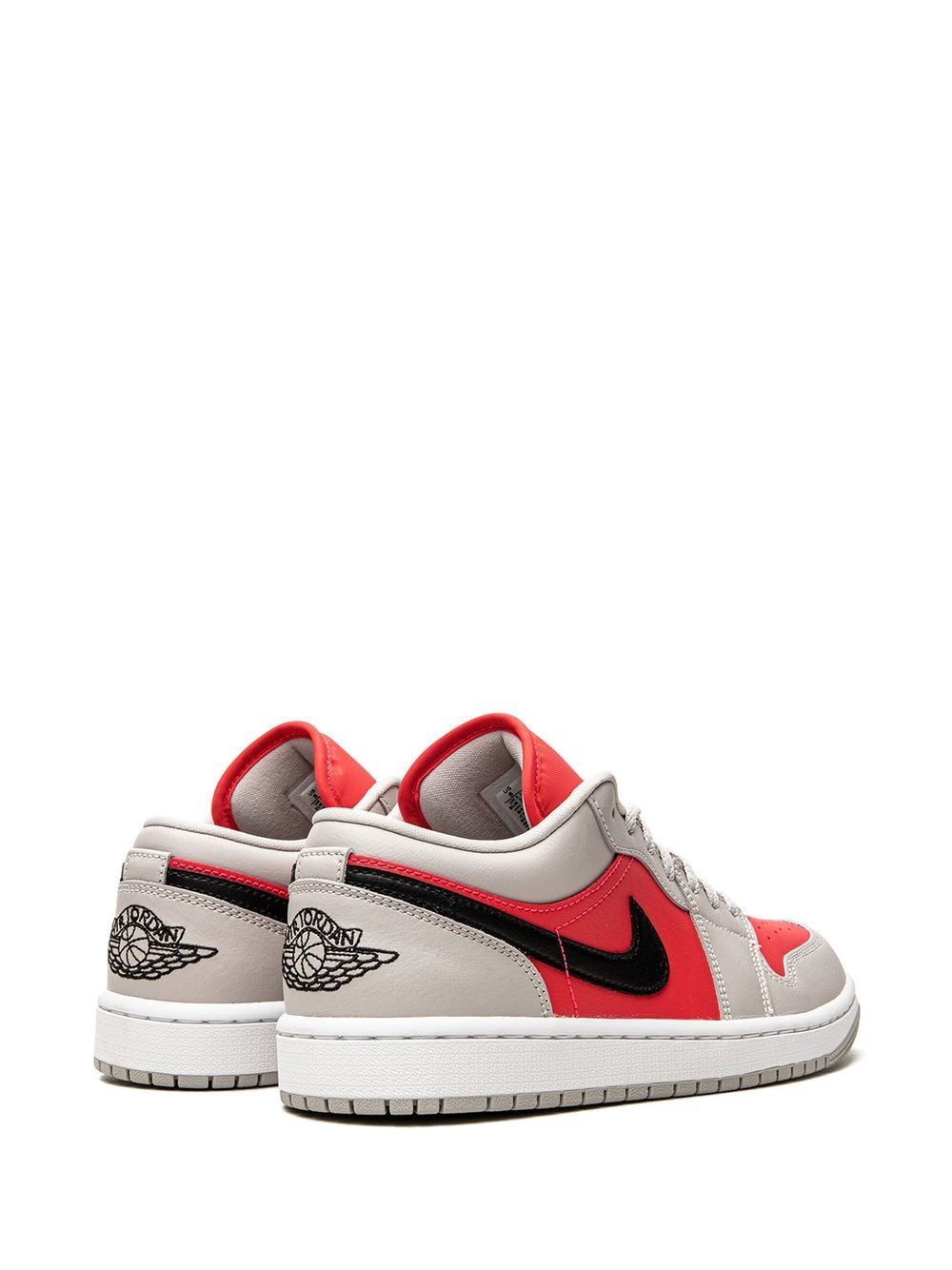 נייק ג'ורדן -NIKE AIR JORDAN 1 LOW - Light Iron e/Siren Red – תמונה 3