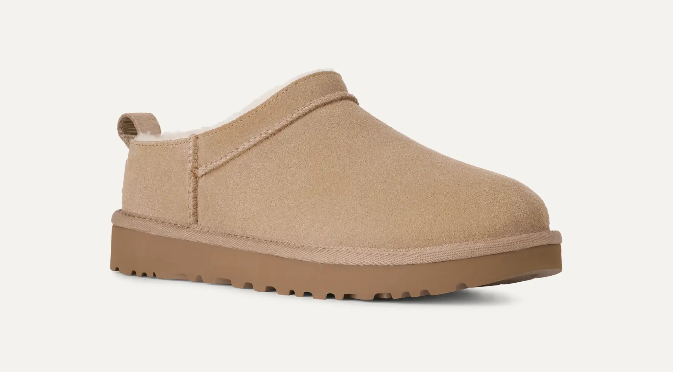 מגפי האג UGG Classic Micro Suede לנשים – קלאסיים ונוחים – תמונה 13