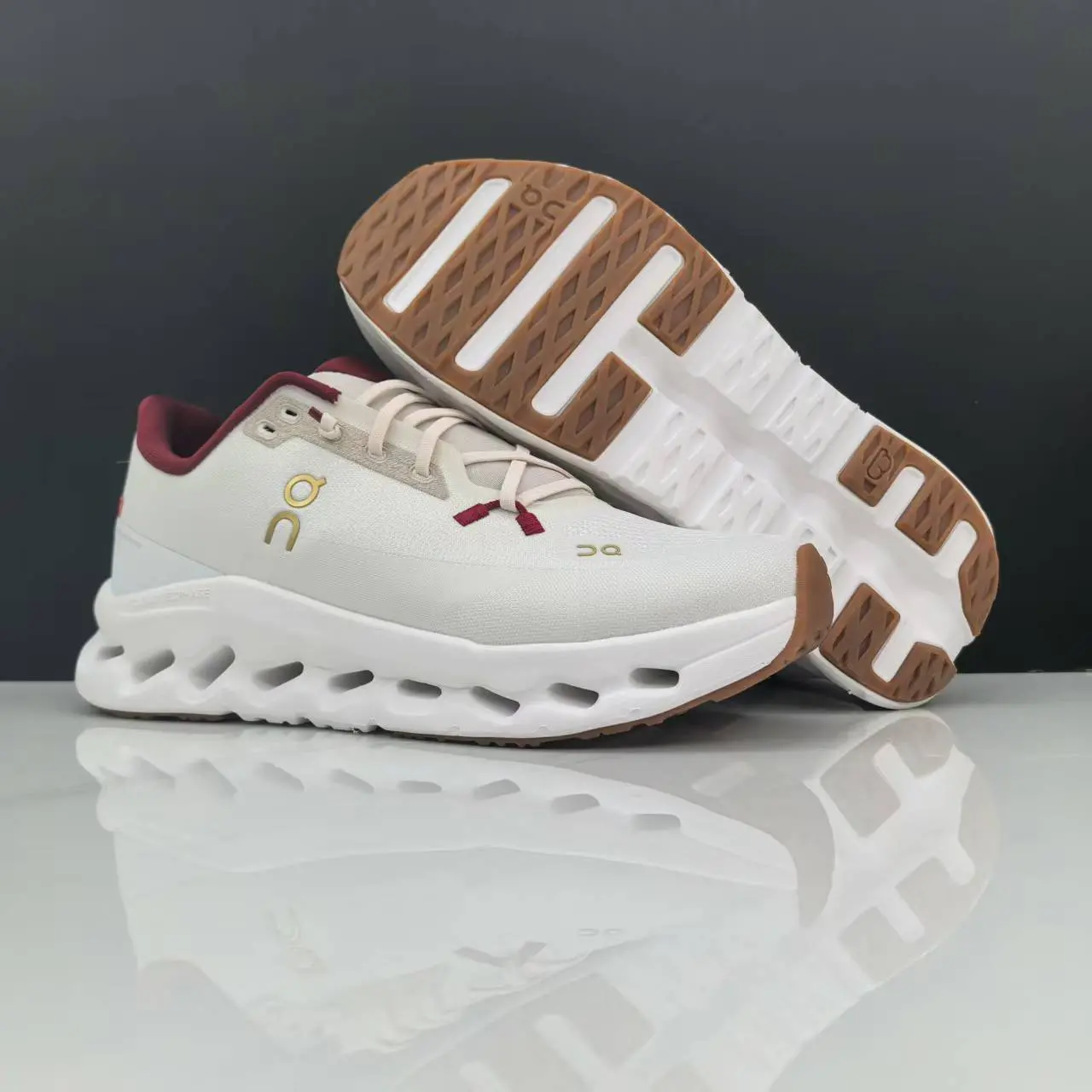 נעלי און קלאוד Cloud ON RUNNING MAROON CREAM – תמונה 4