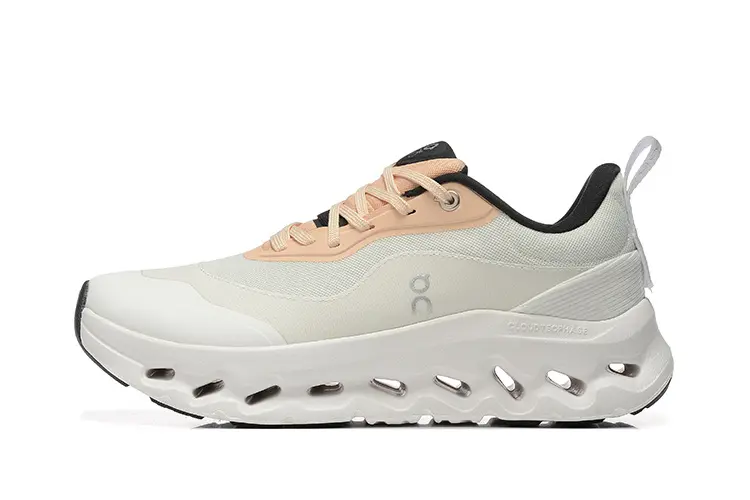 נעלי און קלאוד Cloud ON RUNNING OFF WHITE