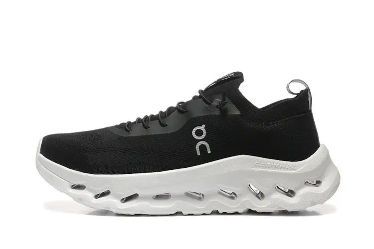 נעלי און קלאוד Cloud ON RUNNING BLACK WHITE