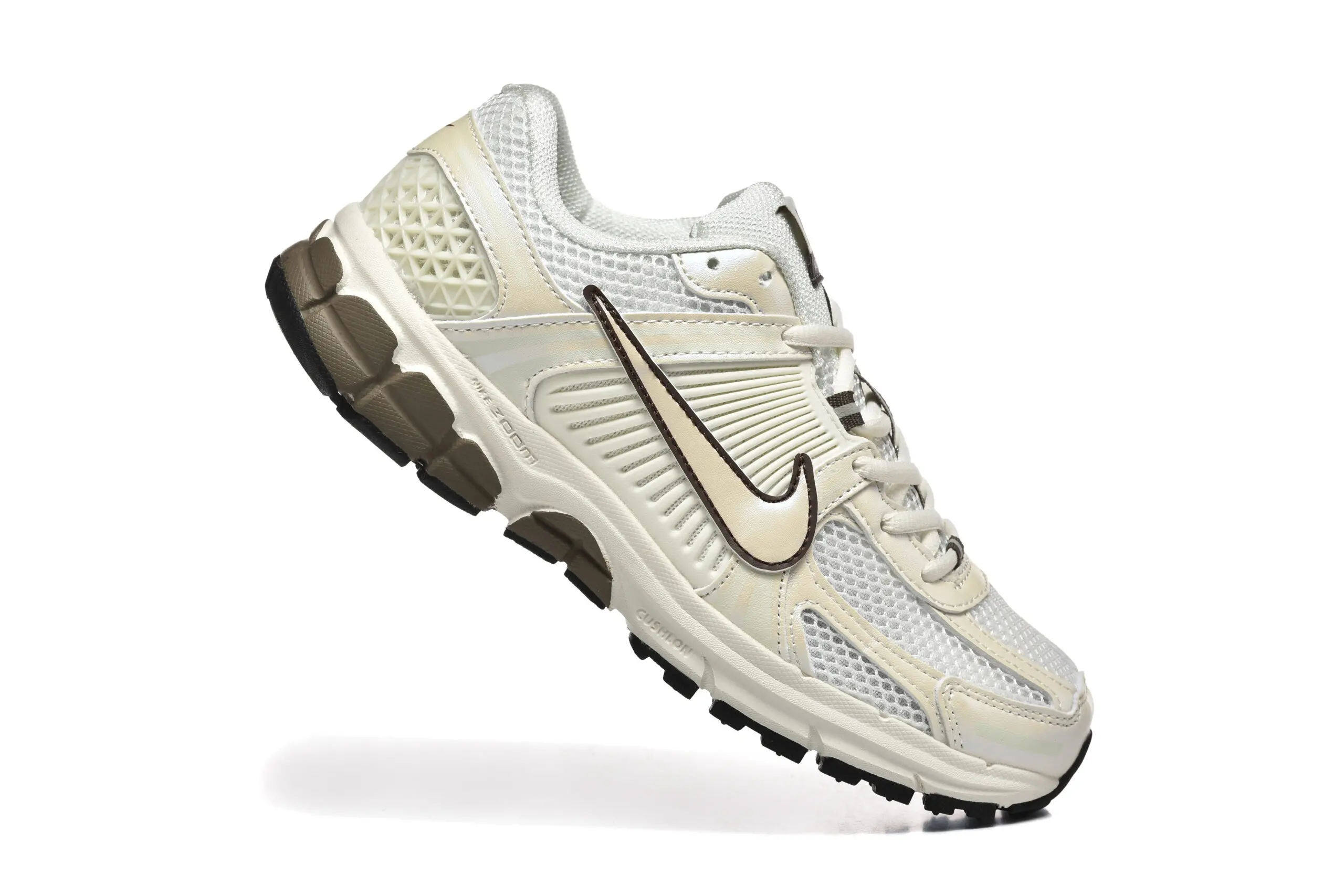 נעלי נייק-Nike Air Zoom Vomero 5 SILVER – תמונה 2