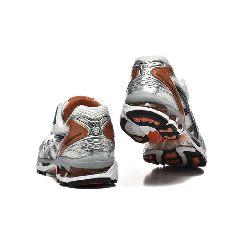 נעלי אסיקס - ASICS Novablast 4 SILVER RED MIX – תמונה 3