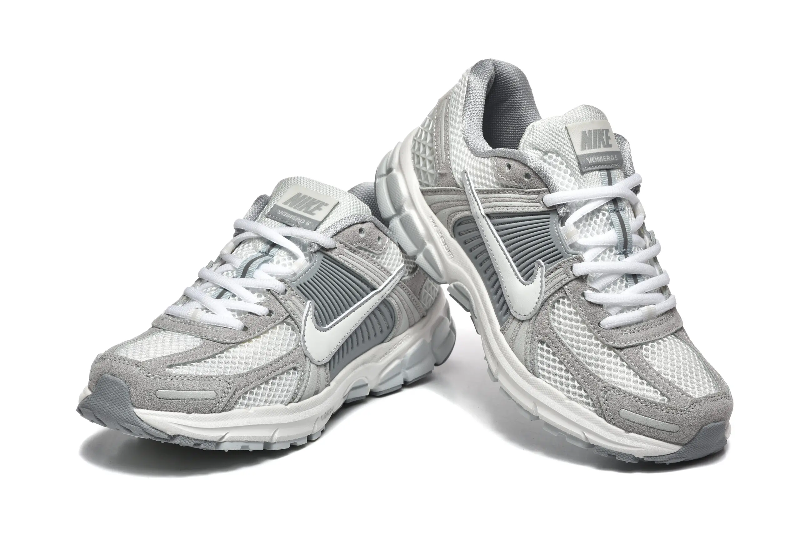 נעלי נייק-Nike Air Zoom Vomero 5 SILVER – תמונה 4