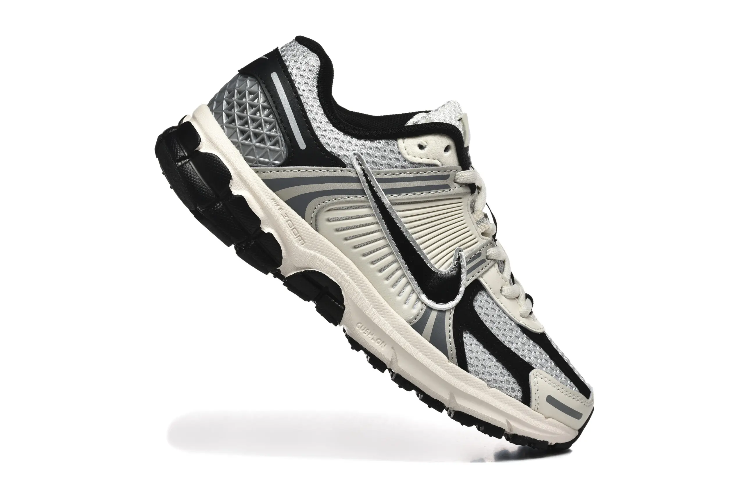 נעלי נייק-Nike Air Zoom Vomero 5 BLACK WHITE – תמונה 4