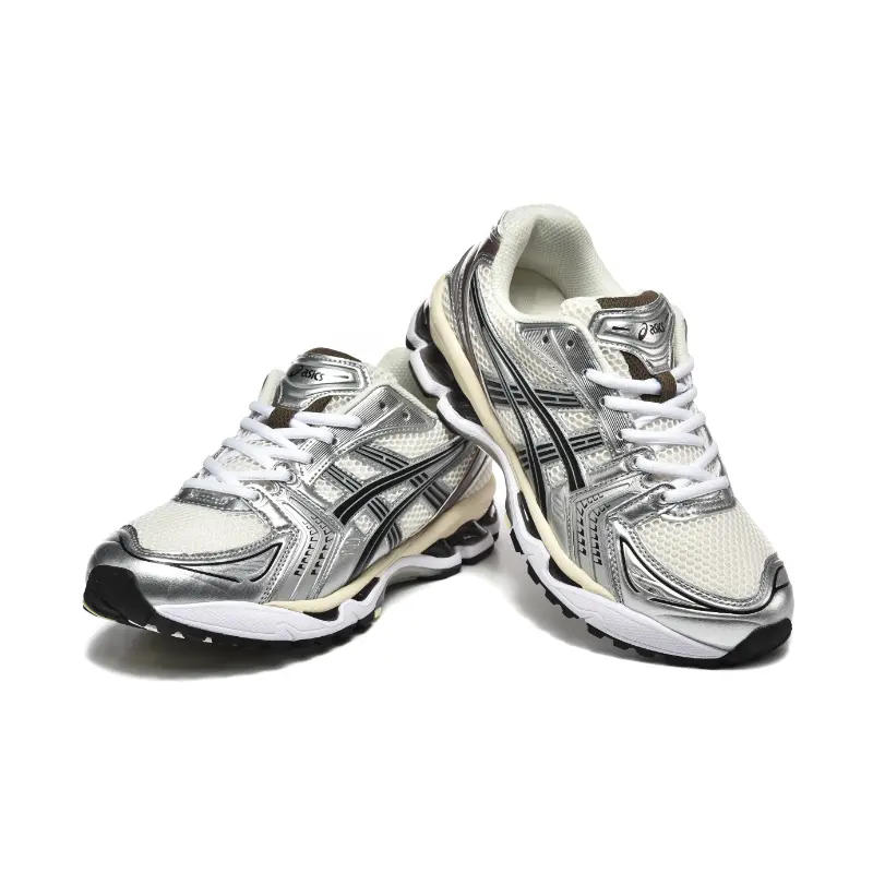 נעלי אסיקס - ASICS Novablast 4 BLACK SILVERMIX – תמונה 4