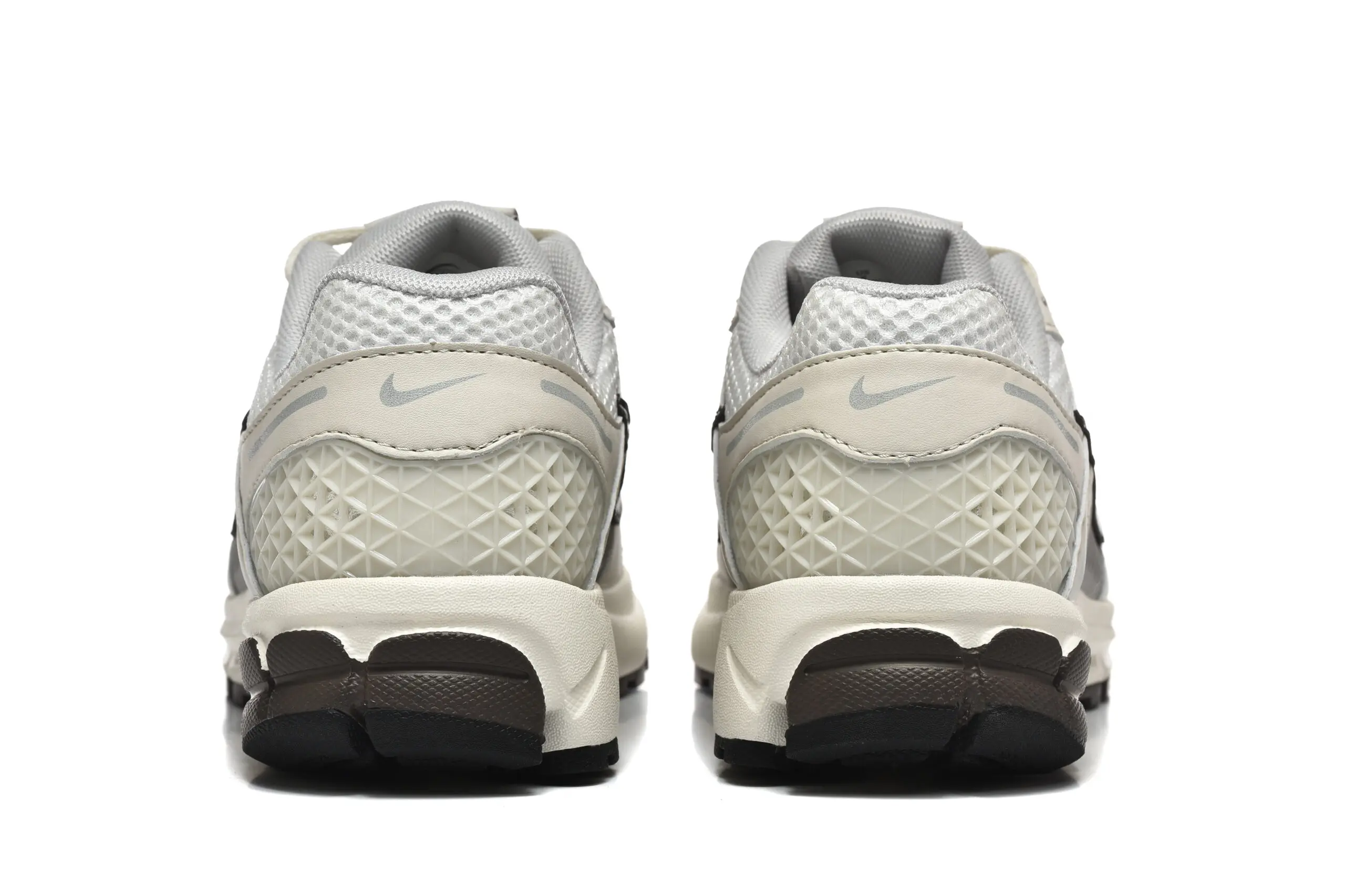 נעלי נייק-Nike Air Zoom Vomero 5 SILVER GRAY – תמונה 5