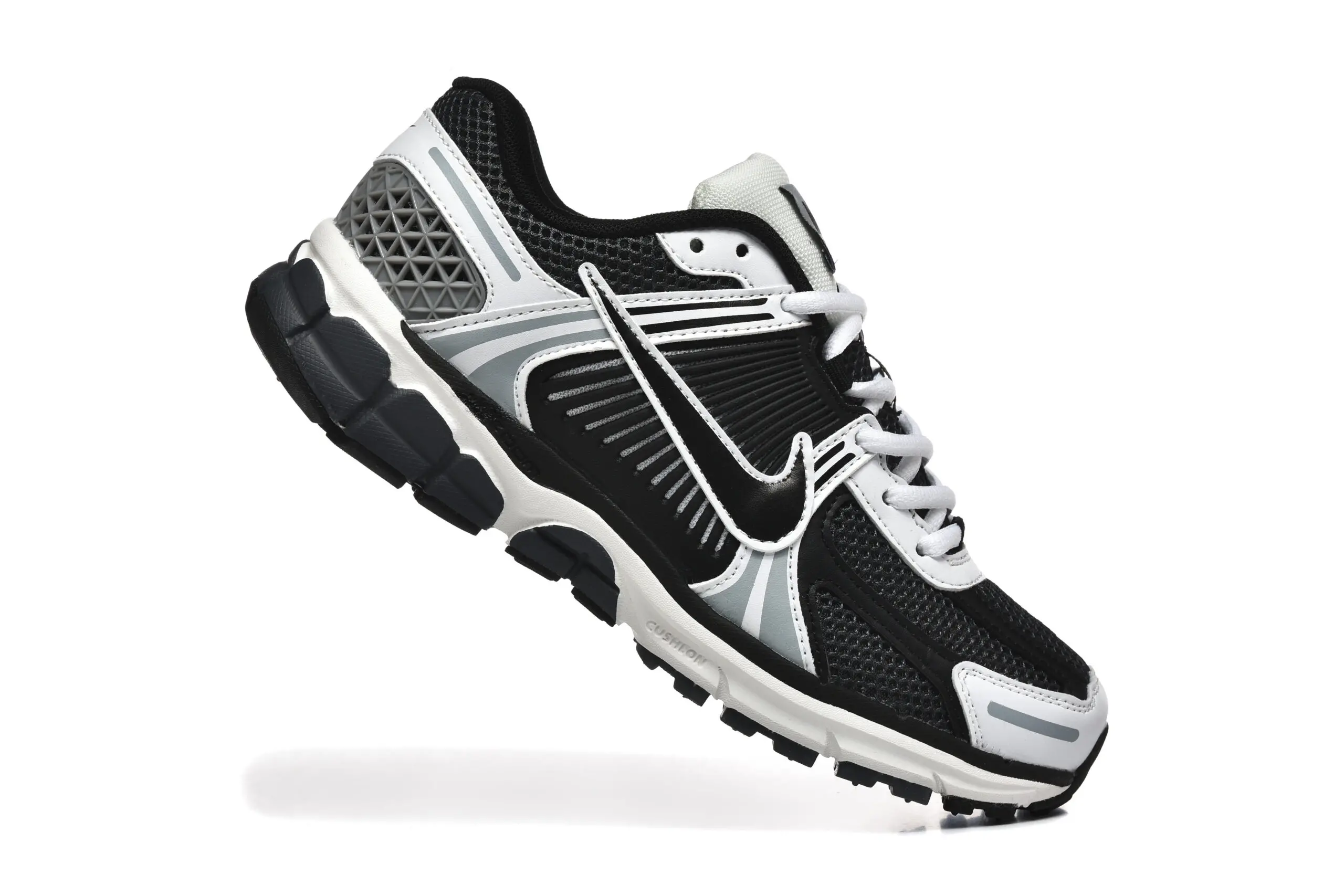 נעלי נייק-Nike Air Zoom Vomero 5 BLACK SILVER – תמונה 6