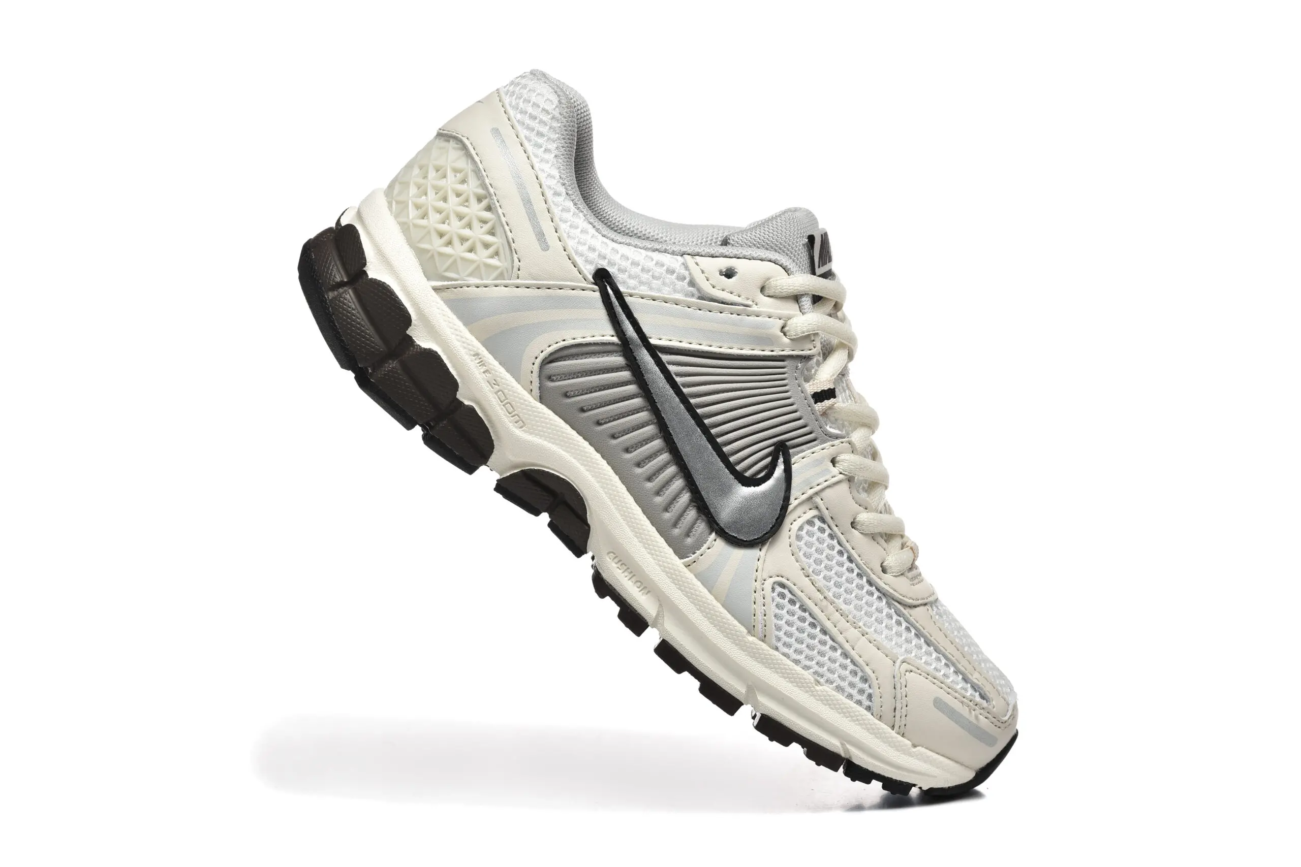 נעלי נייק-Nike Air Zoom Vomero 5 SILVER GRAY – תמונה 2