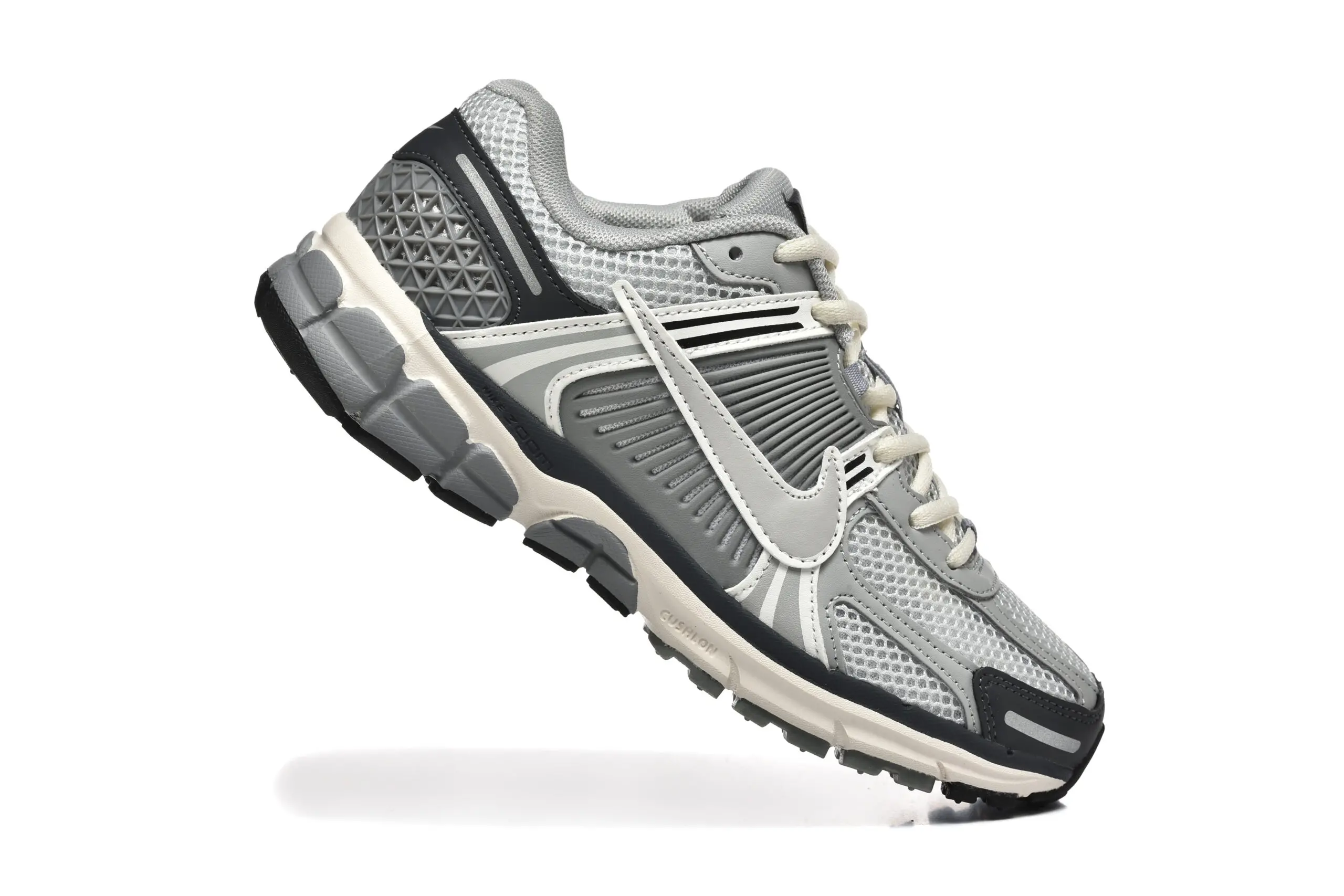 נעלי נייק-Nike Air Zoom Vomero 5 SILVER GRAY – תמונה 2