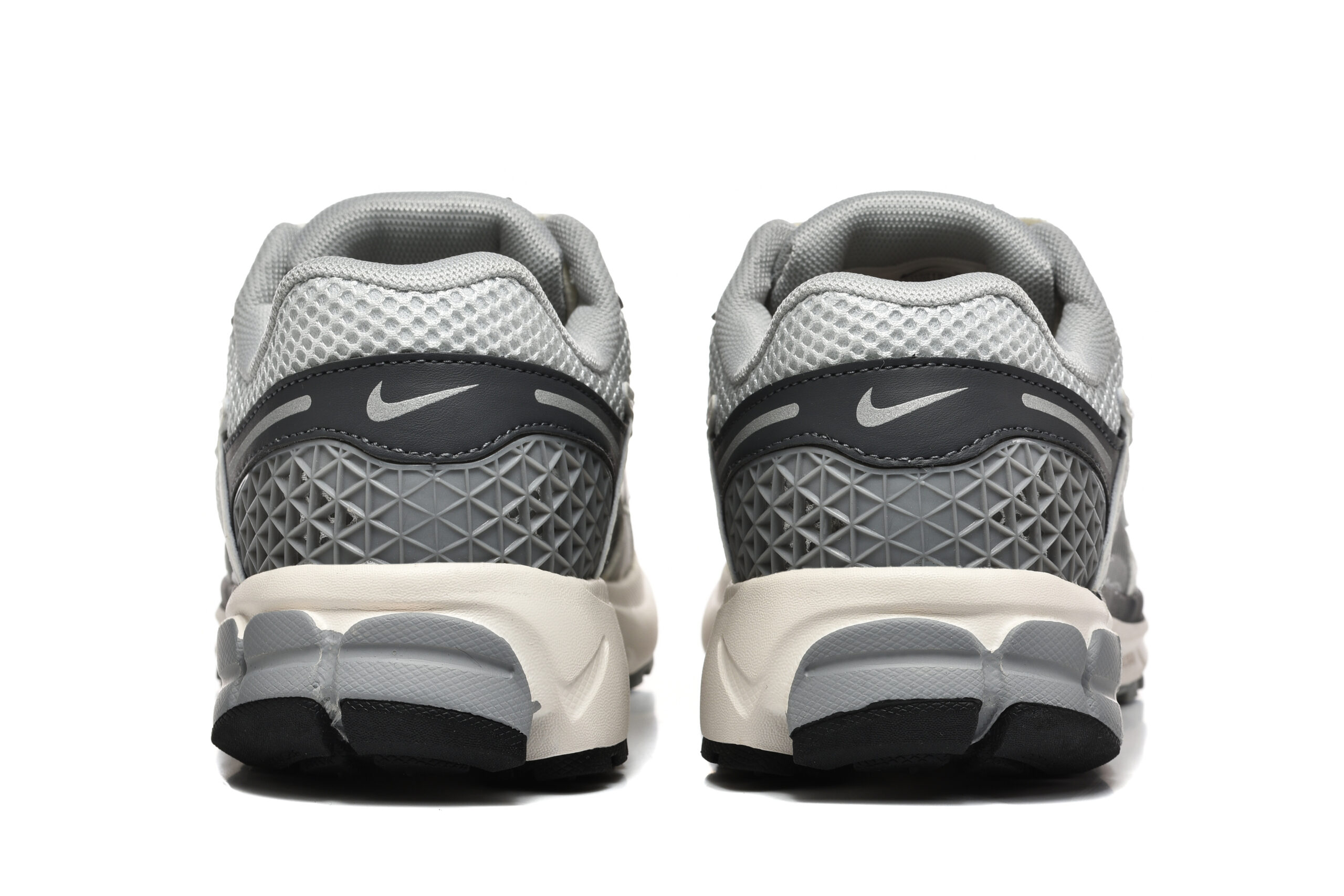 נעלי נייק-Nike Air Zoom Vomero 5 DARK GRAY SILVER – תמונה 6